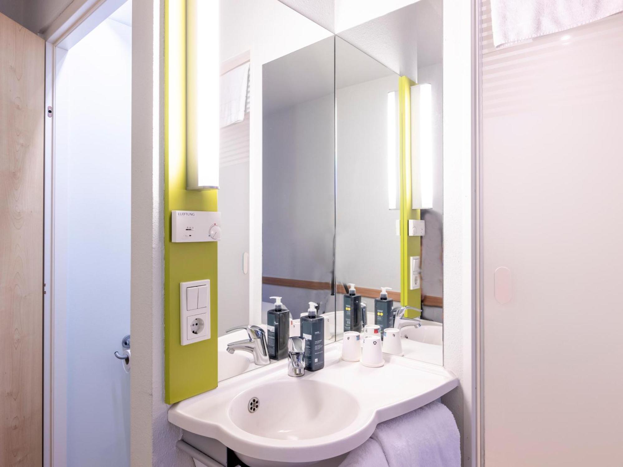 B&B Hotel Kassel-Лофельден Экстерьер фото